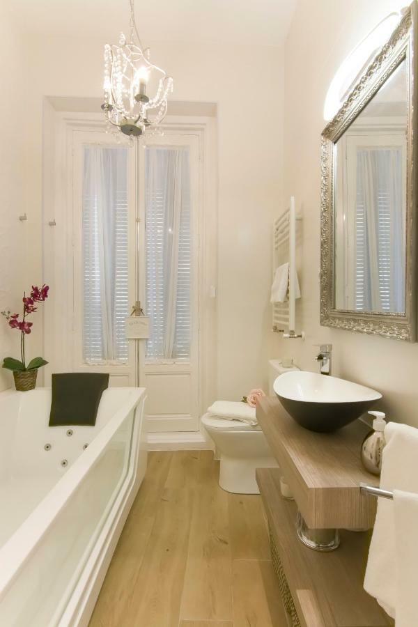 Sol Luxury Suites Madrid Exterior photo