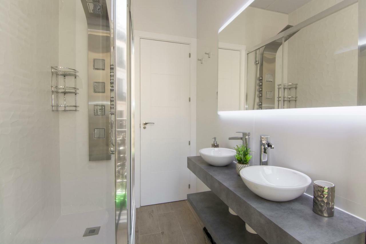 Sol Luxury Suites Madrid Exterior photo