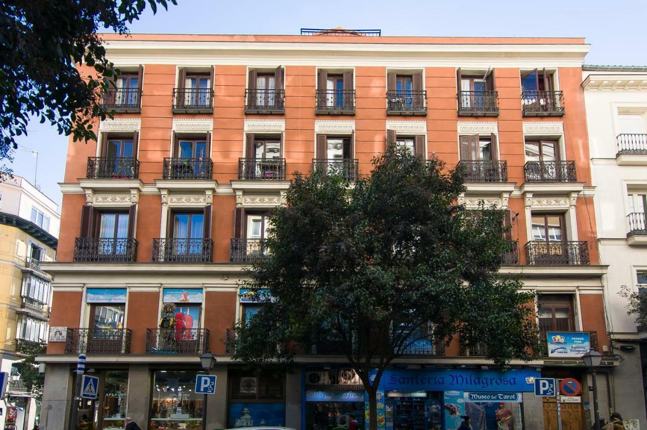 Sol Luxury Suites Madrid Exterior photo